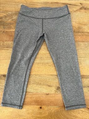 IVIVVA (Lululemon for kids) Girls Sz 8 Gray Heather Cropped Athletic Leggings